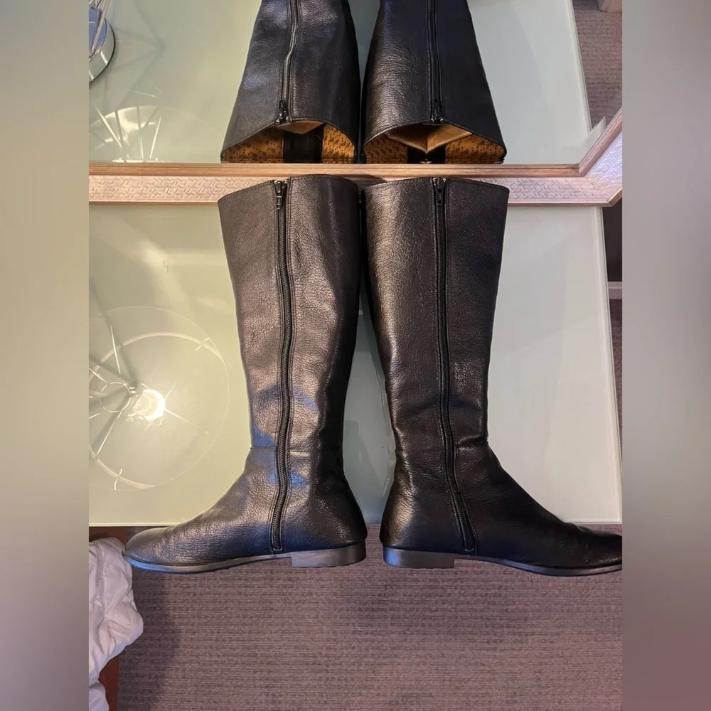 Sofft Black leather boots